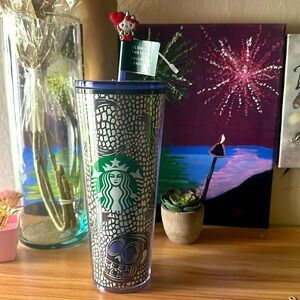 Starbucks Exclusive Limited Edition Halloween 2020 Glow in The Dark Skull Venti